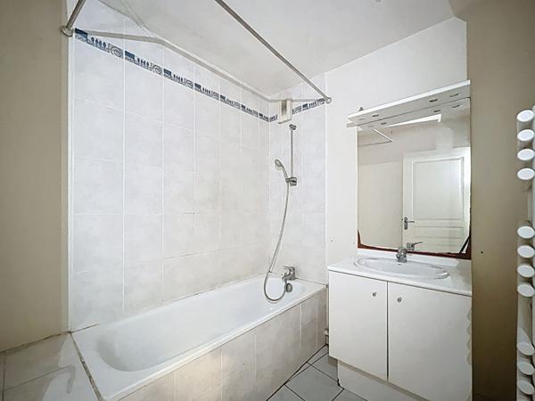 Appartement quartier SAINTE-ANNE à Nantes 3 pièces 2 chambres, parking double