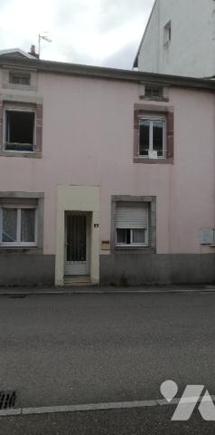 Maison d'habitation comprenant 3 logements :