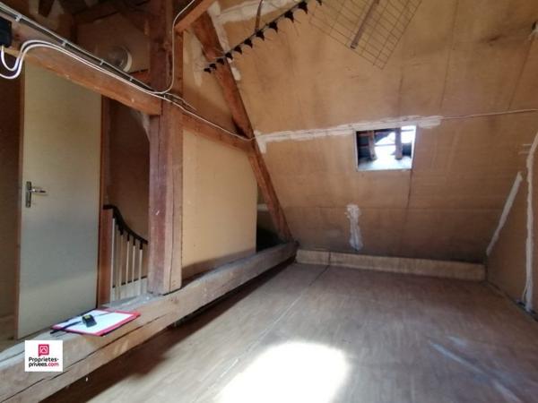 CARROUGES (61320) Maison de bourg, 4 pièces, 3 chambres , 75 m2 environ PRIX 44 500  honoraires 11,25% inclus à la charge de l'acquéreur, soit 40 000 hors honoraires