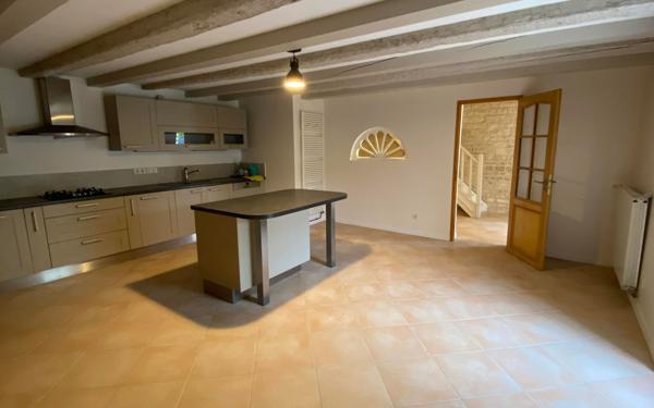 Maison à vendre    5 pièces • 197 m2 Vérines