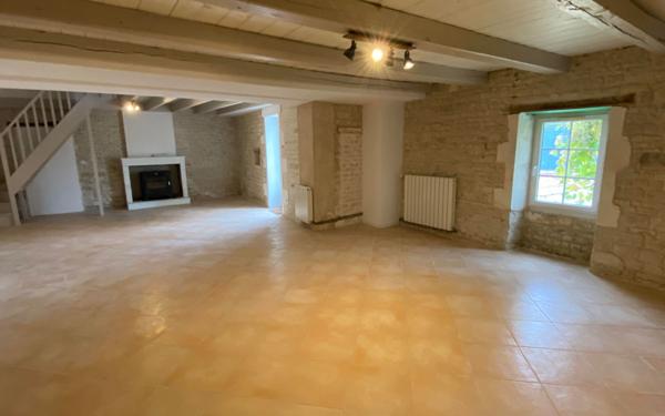 Maison à vendre    5 pièces • 197 m2 Vérines