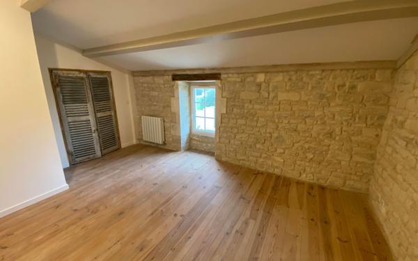 Maison à vendre    5 pièces • 197 m2 Vérines