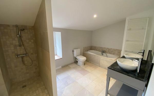 Maison à vendre    5 pièces • 197 m2 Vérines