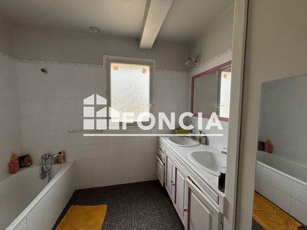 À vendre Maison 5 pièces 135 m² - Beaumont-sur-sarthe 72170