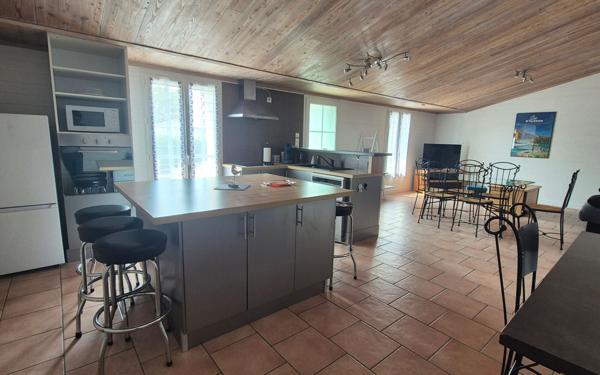 Immeuble à vendre    7 pièces •  Le Château-d'Oléron