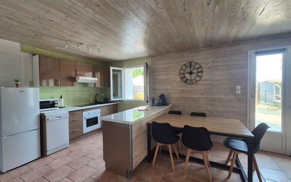 Immeuble à vendre    7 pièces •  Le Château-d'Oléron