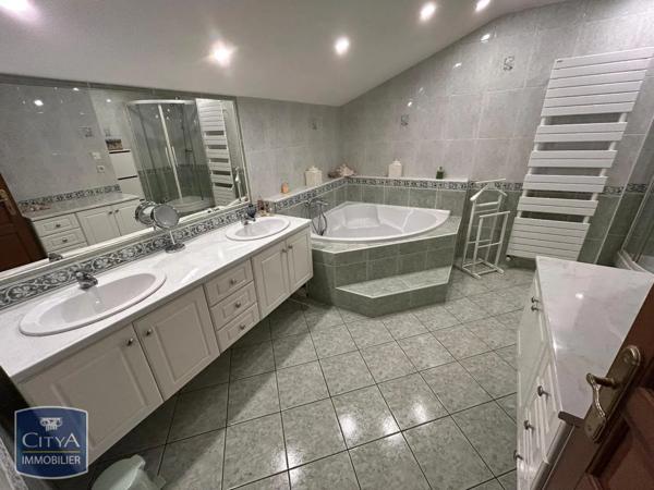 Maison à vendre 5 pièces 392m²