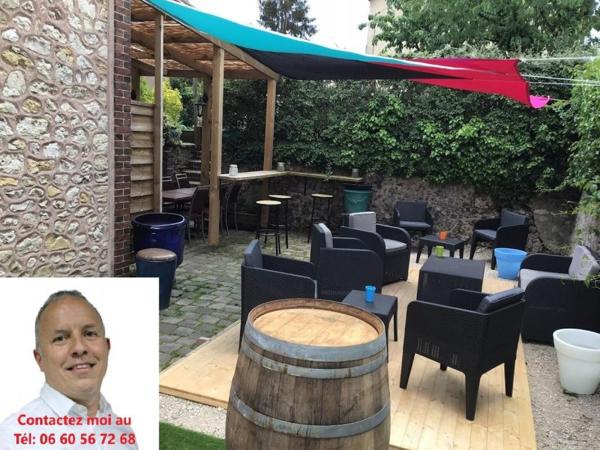 28000 CHARTRES- BAR TABAC FDJ PRESSE PMU 200 m² TERRASSE et LOGEMENT
