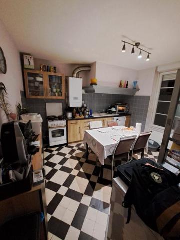 28000 CHARTRES- BAR TABAC FDJ PRESSE PMU 200 m² TERRASSE et LOGEMENT