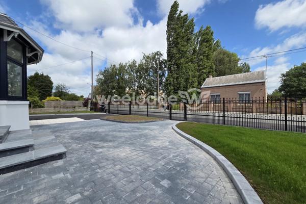 Maison à vendre 5 pièces de 135 m² à Neuf-Mesnil