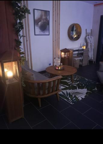 Salon Esthétique / spa / Jacuzzi avec parking ! , La geneytouse Salon Esthétique / spa / Jacuzzi avec parking ! , La geneytouse
