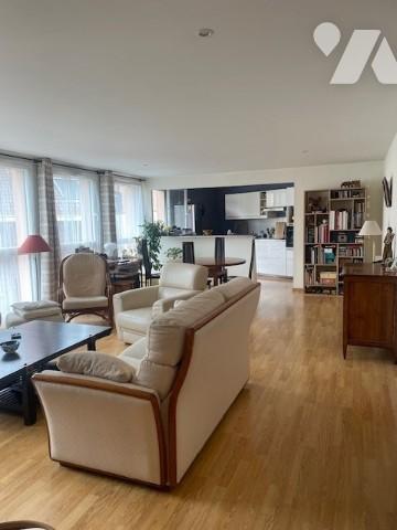 "QUAI DE WAULT"

Emplacement exceptionnel.

Bel appartement type3, avec cave et garage