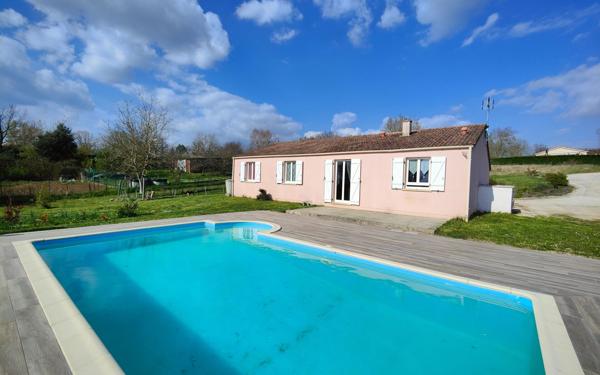 Maison à vendre    5 pièces •  Monteils