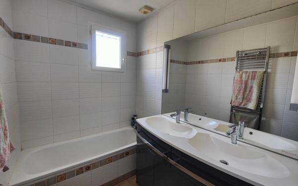 Maison à vendre    5 pièces •  Monteils