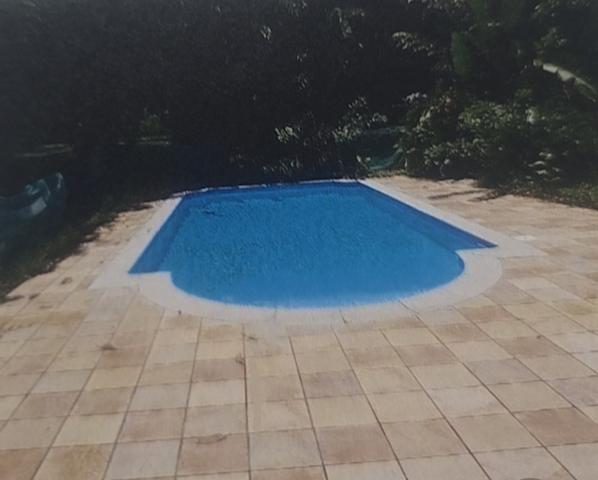 Villa T4+ piscine 6858m2 Montsinnery-La Carapa 18000€