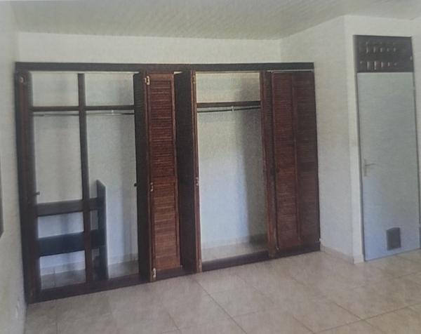 Villa T4+ piscine 6858m2 Montsinnery-La Carapa 18000€
