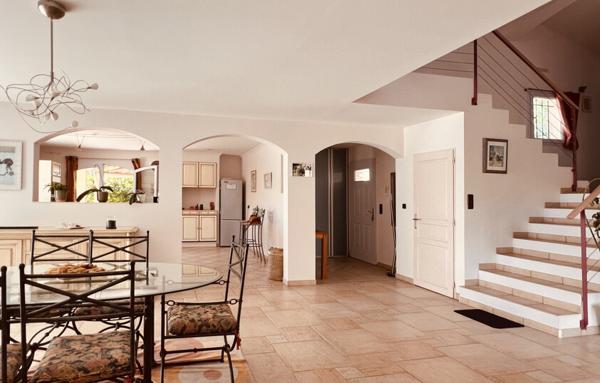 DEMEURE AU COEUR D'UN VILLAGE PROVENÇAL