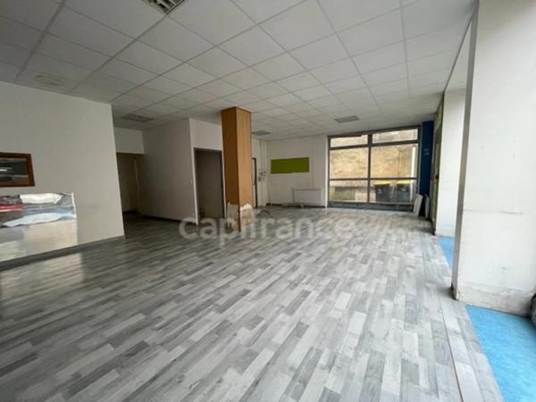 Immeuble de 82m2, 2 appartements en location à TONNEINS (47)