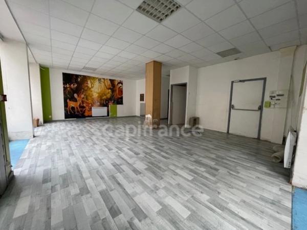 Immeuble de 82m2, 2 appartements en location à TONNEINS (47)