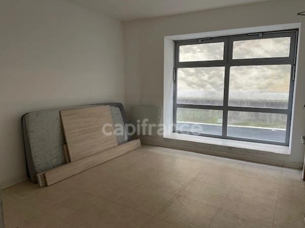 Immeuble de 82m2, 2 appartements en location à TONNEINS (47)