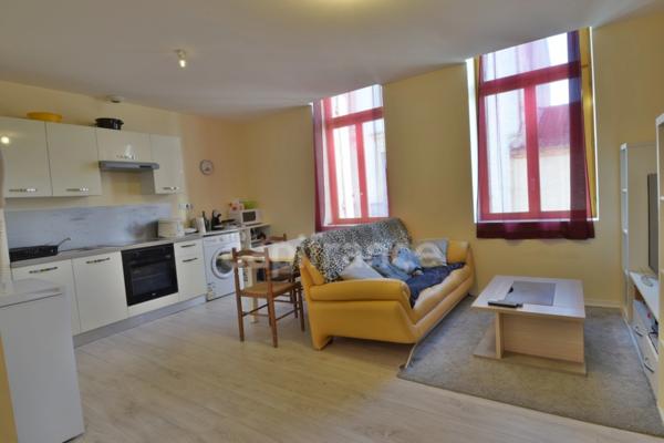 Immeuble de 82m2, 2 appartements en location à TONNEINS (47)