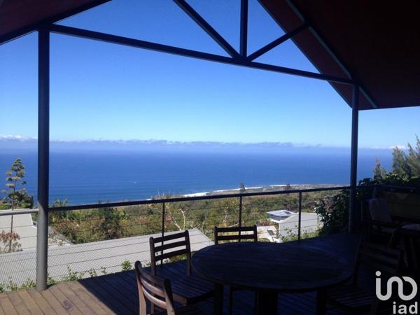 Maison 8 pièces de 298 m² à Les Avirons (97425)