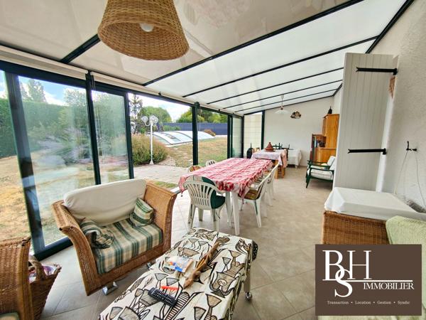Maison 5 pièces de 187m² sur parcelle de 2065m² avec piscine, garages et boulodrome