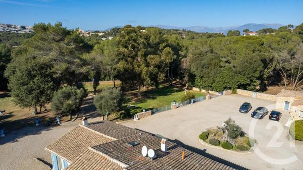 Maison à vendre  6 pièces - 201,97 m2 ANTIBES - 06