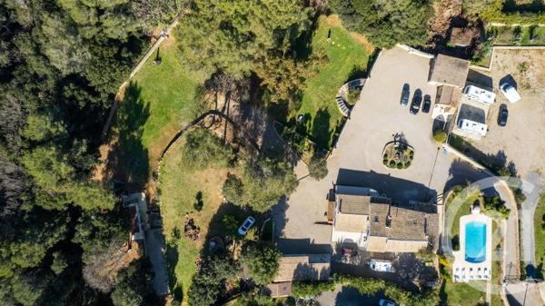 Maison à vendre  6 pièces - 201,97 m2 ANTIBES - 06