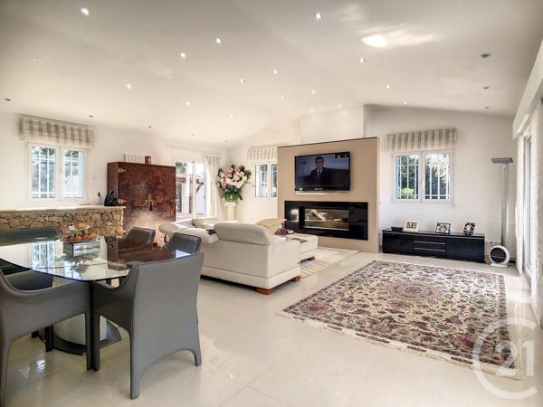 Maison à vendre  6 pièces - 201,97 m2 ANTIBES - 06