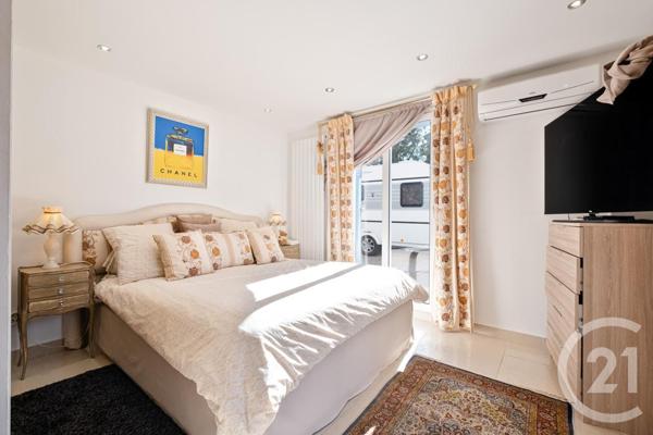 Maison à vendre  6 pièces - 201,97 m2 ANTIBES - 06