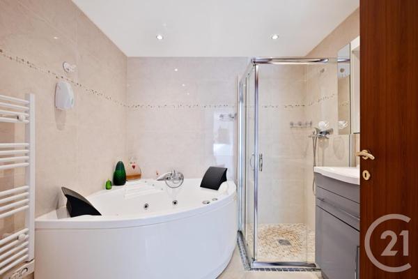 Maison à vendre  6 pièces - 201,97 m2 ANTIBES - 06