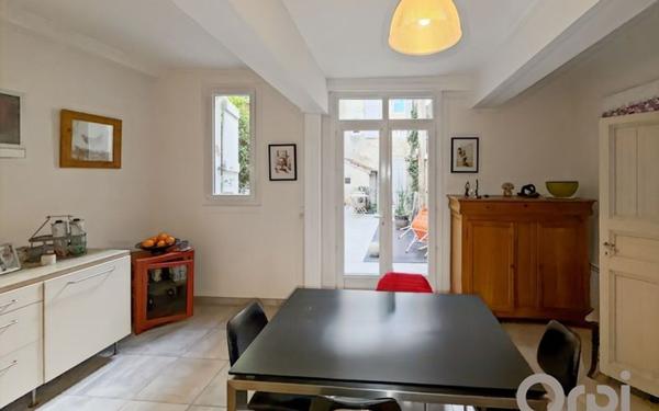 Immeuble à vendre    8 pièces •  Lectoure