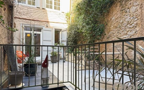 Immeuble à vendre    8 pièces •  Lectoure