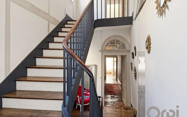 Immeuble à vendre    8 pièces •  Lectoure