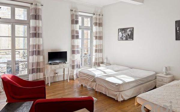 Immeuble à vendre    8 pièces •  Lectoure