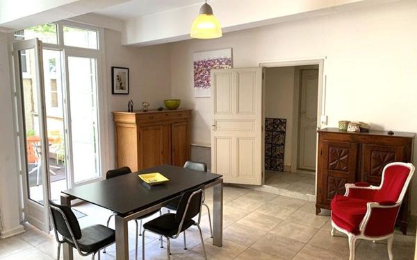 Immeuble à vendre    8 pièces •  Lectoure