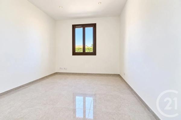 Maison à vendre  4 pièces - 92,37 m 2   FREJUS  - 83
