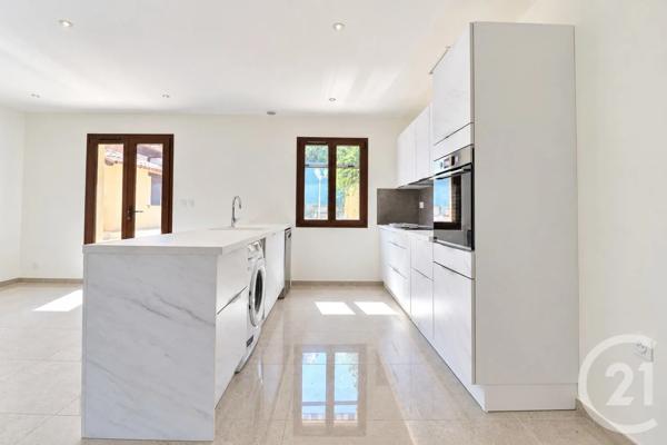Maison à vendre  4 pièces - 92,37 m 2   FREJUS  - 83