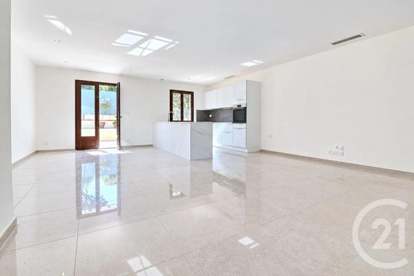 Maison à vendre  4 pièces - 92,37 m 2   FREJUS  - 83