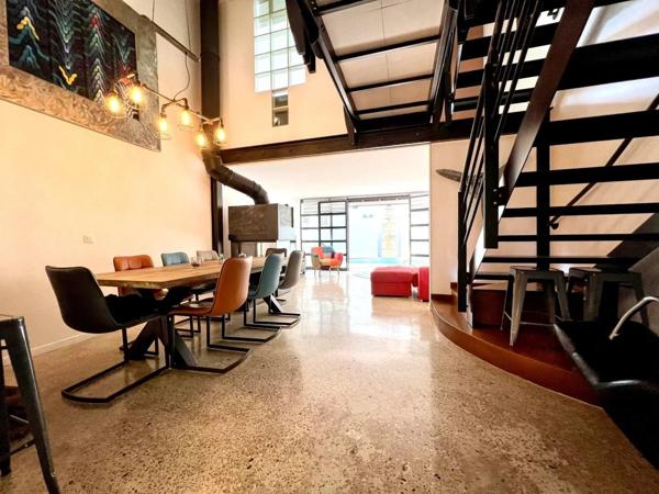 Loft
         5 pièces
        - 180 m² 895 000 € *