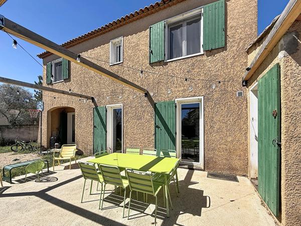 Maison Saint Maximin La Sainte Baume 6 pièces 141 m2 au calme