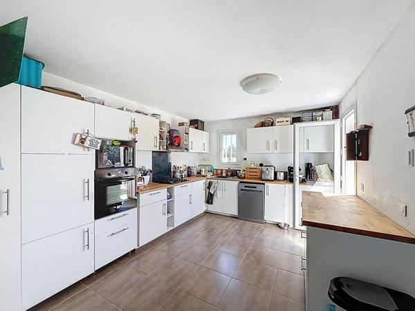 Maison Saint Maximin La Sainte Baume 6 pièces 141 m2 au calme