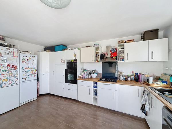 Maison Saint Maximin La Sainte Baume 6 pièces 141 m2 au calme