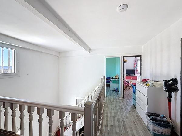 Maison Saint Maximin La Sainte Baume 6 pièces 141 m2 au calme