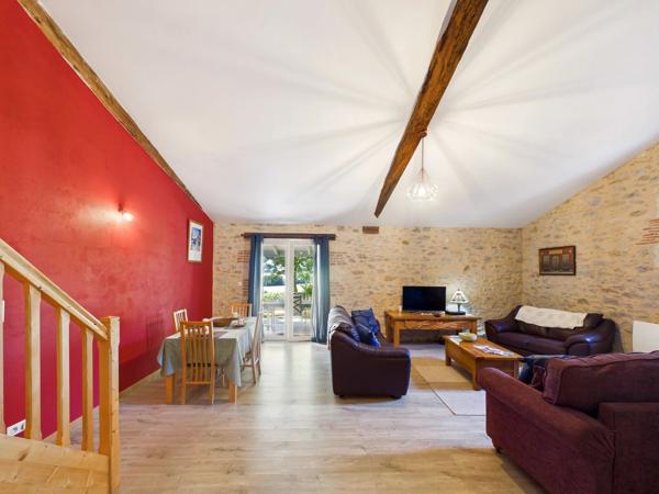 Charmante ferme avec maison d'amis, grange, piscine et vue panoramique sur la campagne