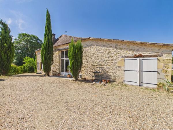 Charmante ferme avec maison d'amis, grange, piscine et vue panoramique sur la campagne