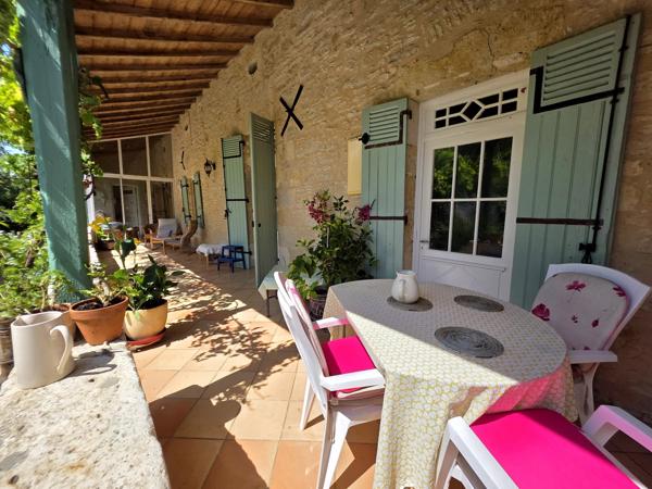 Charmante ferme avec maison d'amis, grange, piscine et vue panoramique sur la campagne