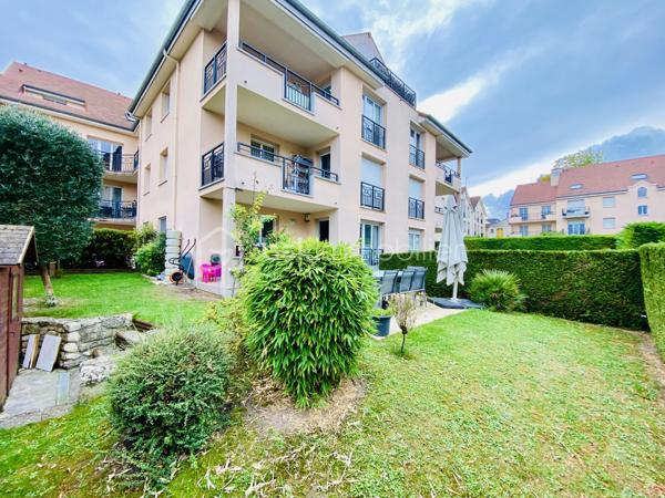 🔥 ULTRA RARE EN HYPER-CENTRE – APPARTEMENT 3 PIÈCES AVEC JARDIN DE 150 m² – COMME UNE MAISON – 2 PARKINGS – AUCUN TRAVAUX

Ce type de bien ne se présente presque jamais sur le marché.
Un appartement clé en main, en rez-de-chaussée, avec un jardin privatif de 150 m², en plein cœur de ville, et deux places de stationnement.

🌿 UN EXTÉRIEUR EXCEPTIONNEL, UN VRAI LUXE EN CENTRE-VILLE

Imaginez :
➡️ 150 m² de jardin privatif, sans vis-à-vis
➡️ Terrasse pour vos repas et moments de détente
➡️ Abri de jardin
➡️ Calme absolu malgré un emplacement central

👉 Un véritable esprit maison, tout en conservant les avantages d’un appartement.

🏡 UN APPARTEMENT RÉNOVÉ AVEC GOÛT – ZÉRO TRAVAUX

Situé en rez-de-chaussée d’une résidence de standing récente (2002), cet appartement 3 pièces de 65 m² a été entièrement rénové avec soin.

Il se compose de :
Un séjour lumineux et convivial
Une cuisine moderne entièrement équipée
Deux chambres confortables
Une salle d’eau contemporaine
WC séparé
Un espace buanderie fonctionnel
Une loggia ouverte sur le jardin

➡️ Aucun travaux à prévoir
➡️ Décoration actuelle et prestations soignées
➡️ Volumes optimisés et circulation fluide

🚗 CONFORT & PRATICITÉ AU QUOTIDIEN

Deux places de parking privatives, accès PMR / handicapé, chauffage individuel électrique, Charges maîtrisées ,résidence calme et sécurisée

📍 EMPLACEMENT PREMIUM : TOUT À PIED

Hyper-centre de Claye-Souilly, à proximité immédiate :
✔ Commerces ✔ Écoles ✔ Transports ✔ Services

📌 Un emplacement recherché, à forte valeur patrimoniale, idéal pour une résidence principale ou un investissement sécurisé.

⭐ POURQUOI CE BIEN EST AU-DESSUS DES AUTRES ?

✔ Jardin de 150 m² (quasi introuvable en appartement) ✔ Rez-de-chaussée recherché ✔ Aucun travaux ✔ Deux parkings ✔ Résidence récente ✔ Hyper-centre ✔ Bien rare et non comparable sur le secteur

📊 DPE : D – GES : B

⚠️ BIEN TRÈS RARE – DEMANDE FORTE SUR CE TYPE DE PRODUIT
Une opportunité à saisir rapidement.

📞 Contactez-moi sans tarder pour une visite
Les biens réunissant jardin + centre-ville + stationnement se vendent très rapidement.