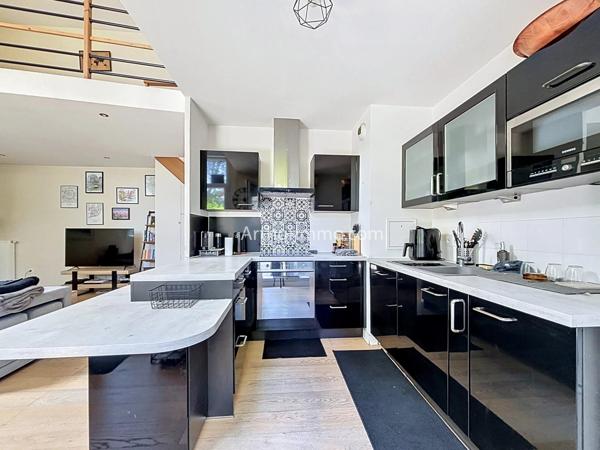 Vente                                                      Appartement
                        
                     4 pièces                      98 m2                     à Limeil-Brévannes